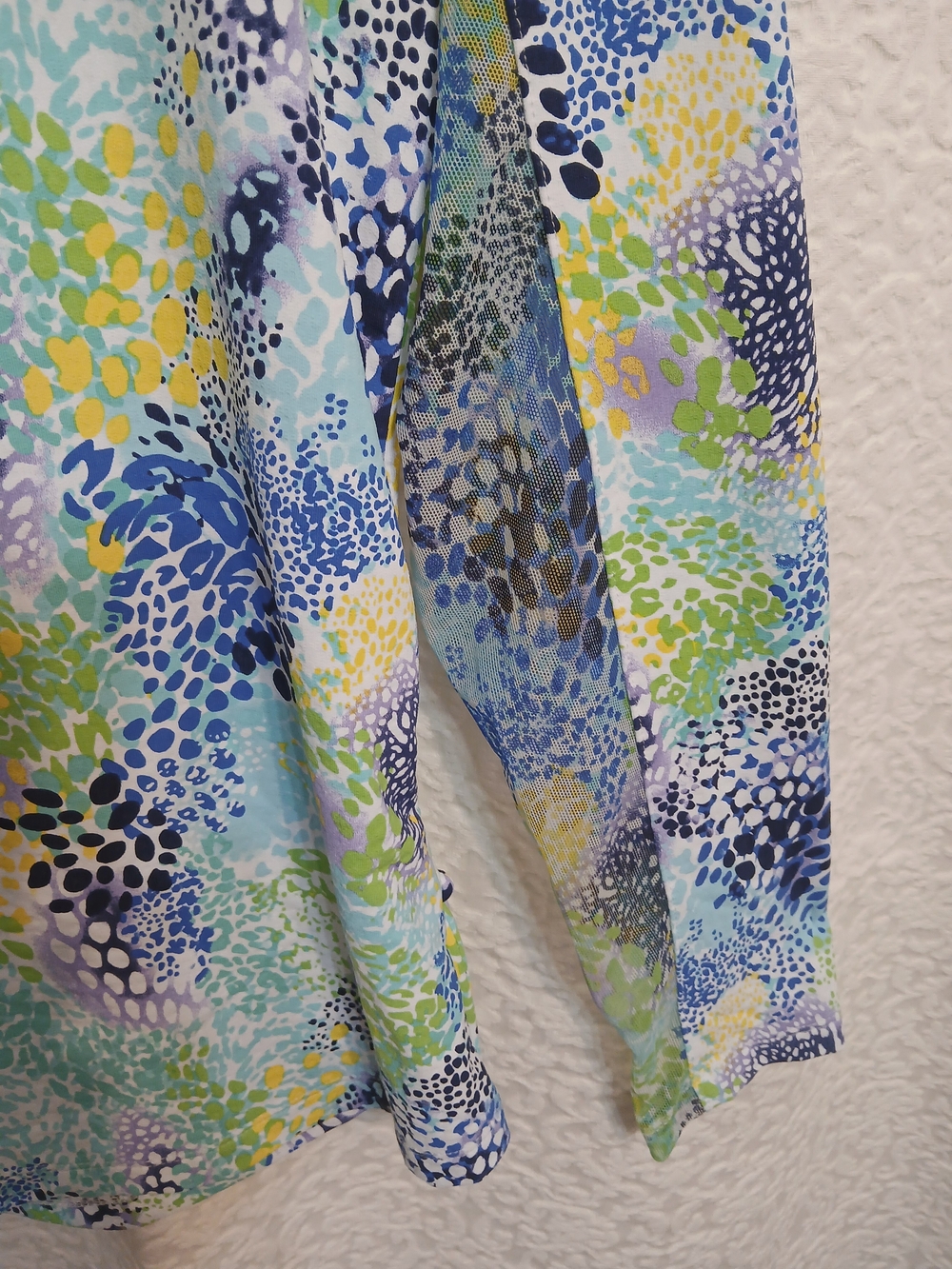 IBKUL Long-Sleeve Collared Performance Top in Multi Blue Green - Picture 3 of 7